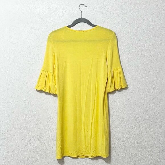 ChaCha Vente yellow bell sleeve dress. - Picture 2 of 16